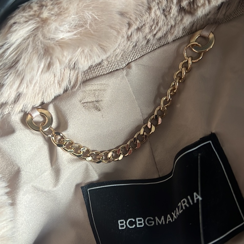 NWT BCBGMAXAZARIA faux fur long sleeve plush jacket in color Mink. Size Large - Picture 8 of 8